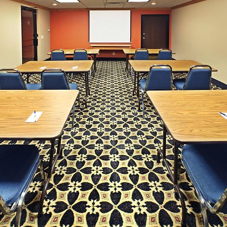 Holiday Inn Express & Suites Fayetteville University Of Arkansas Area By Ihg Екстериор снимка