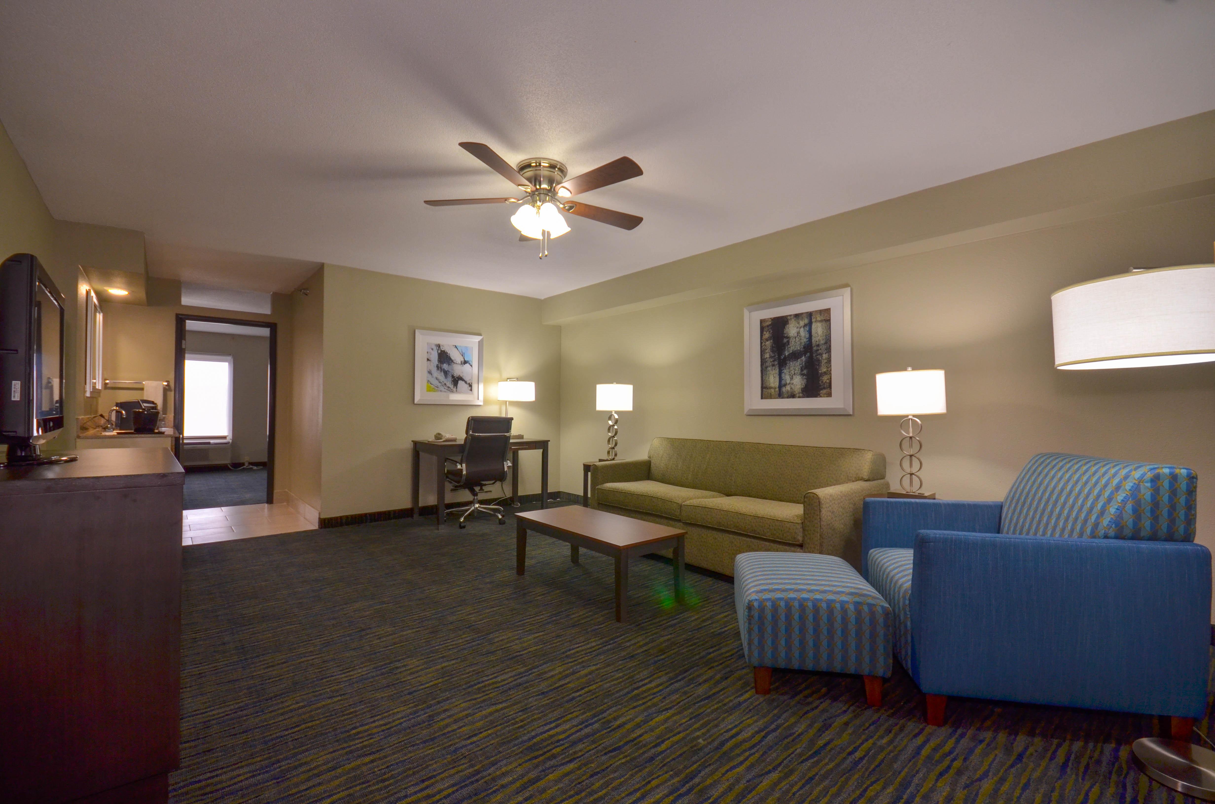 Holiday Inn Express & Suites Fayetteville University Of Arkansas Area By Ihg Екстериор снимка