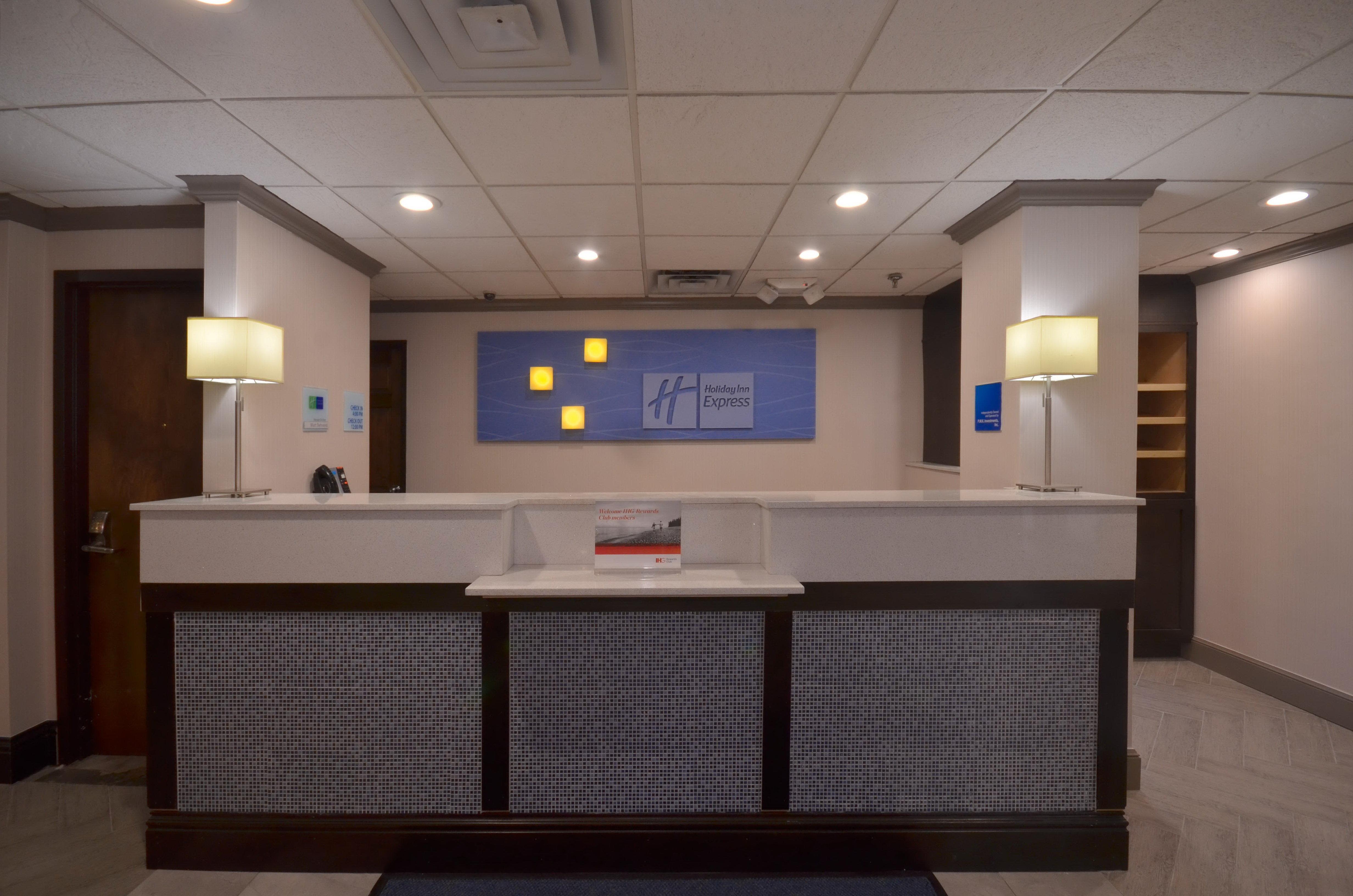 Holiday Inn Express & Suites Fayetteville University Of Arkansas Area By Ihg Екстериор снимка