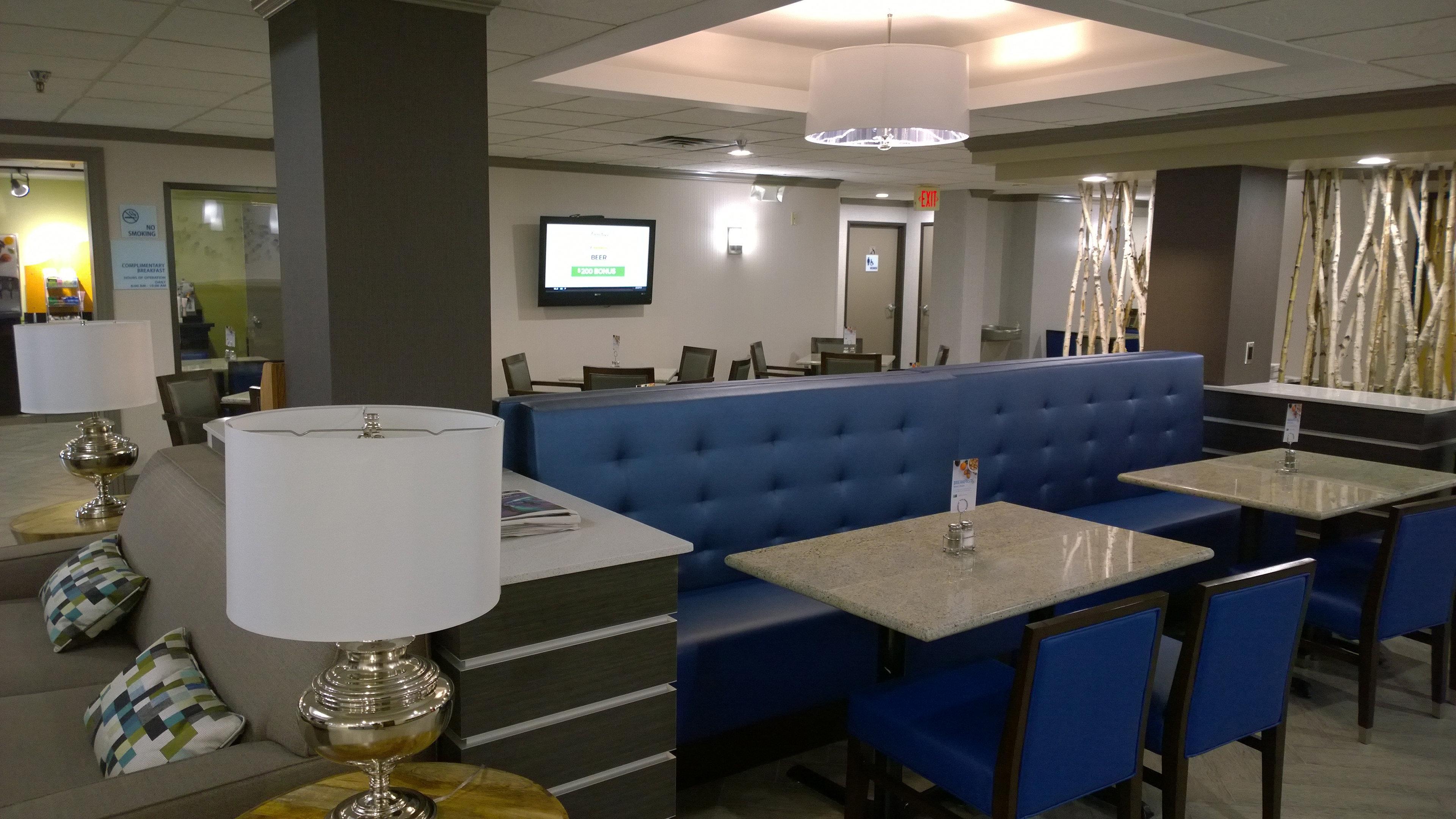 Holiday Inn Express & Suites Fayetteville University Of Arkansas Area By Ihg Екстериор снимка