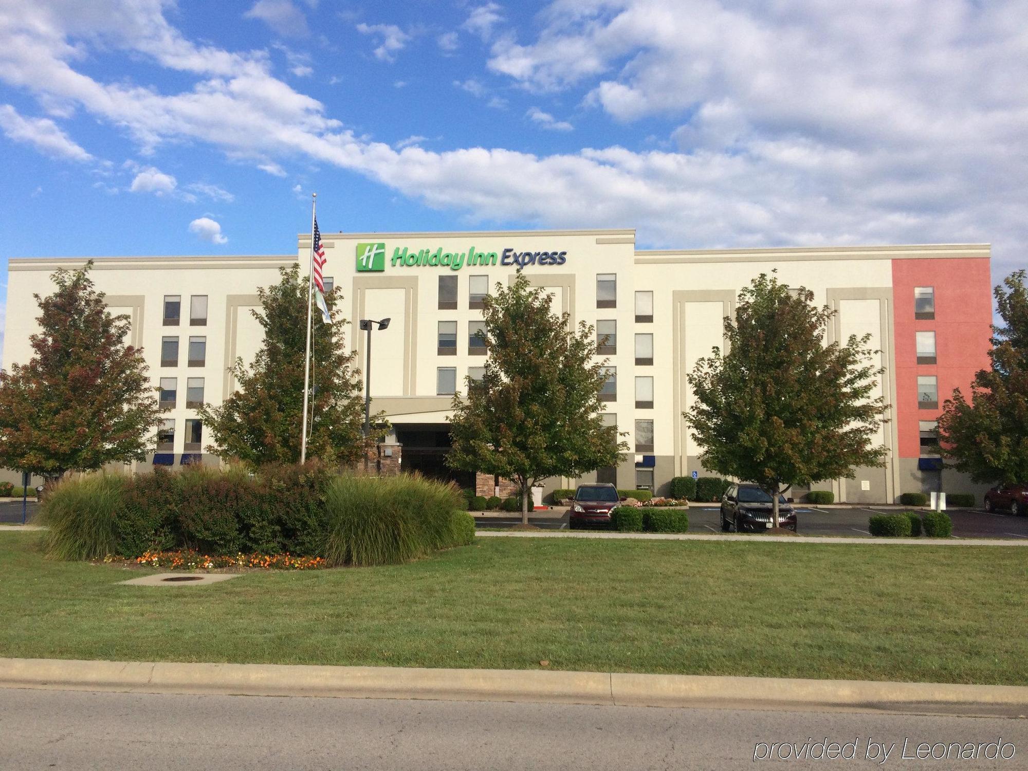 Holiday Inn Express & Suites Fayetteville University Of Arkansas Area By Ihg Екстериор снимка