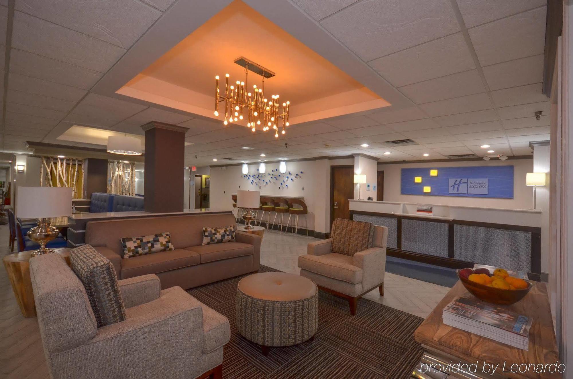 Holiday Inn Express & Suites Fayetteville University Of Arkansas Area By Ihg Екстериор снимка